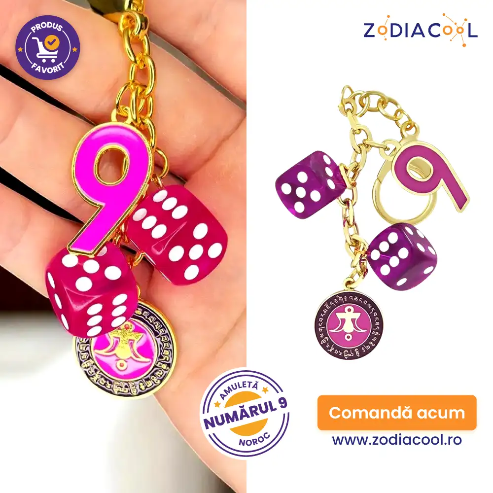 Breloc amuletă cu numărul 9 norocos și chintă regală