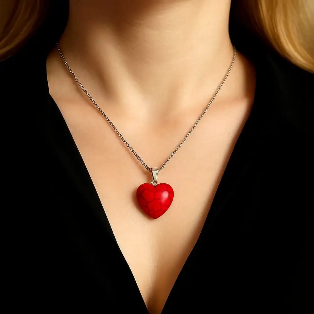 Pandantiv Howlit roșu fațetat