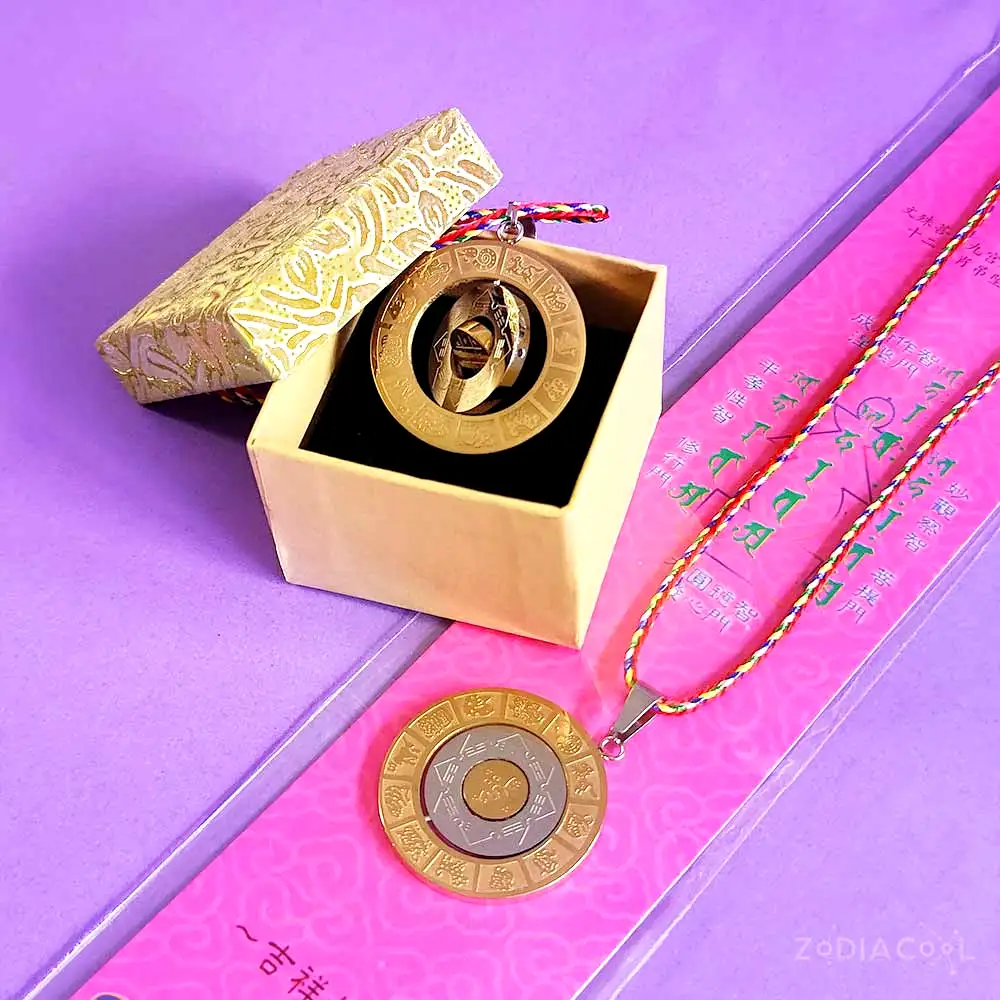 Amuleta puterii divine cu snur in culorile celor 5 elemente