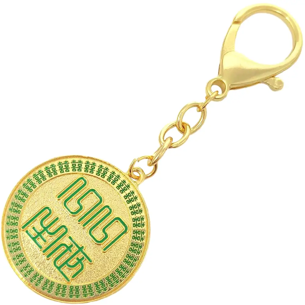 Breloc Iepure cu flori de piersic