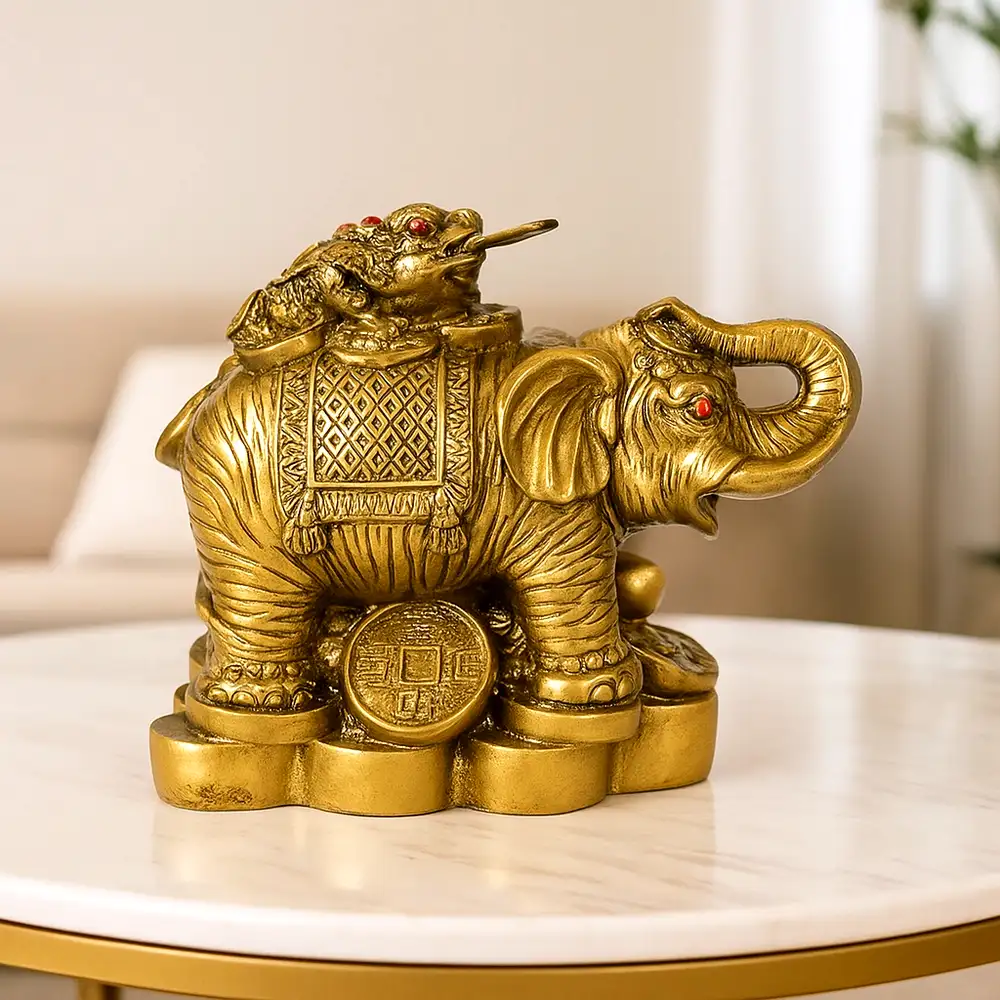 Elefant cu broasca in spate