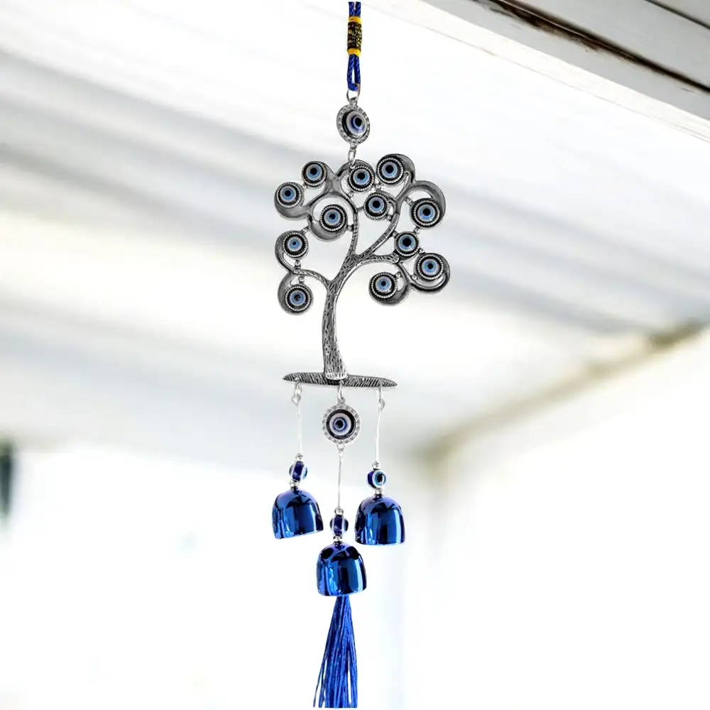 Clopoței de vânt copacul vieții și ochișori norocoși