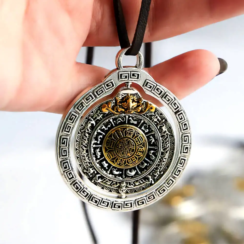 Pandantiv 8 simboluri norocoase