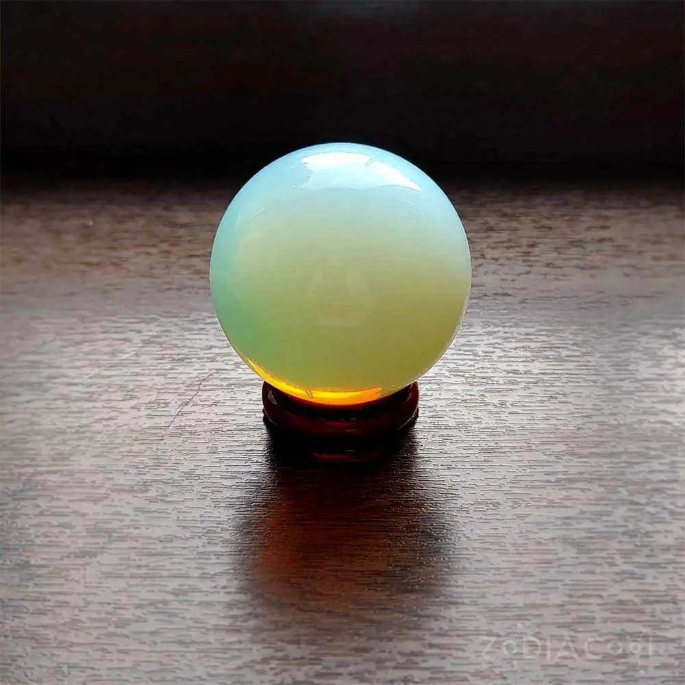 Sfera Opal