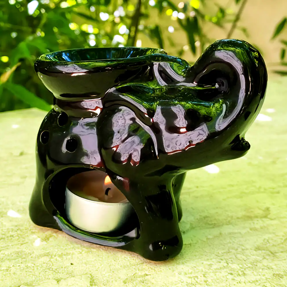 Suport aromaterapie elefant cu trompa in sus