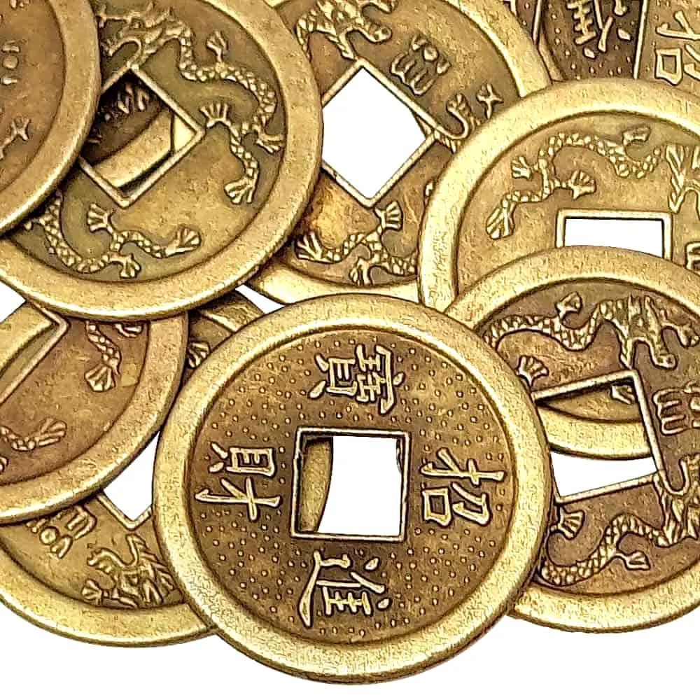 Monede chinezesti feng shui, cu ideograme norocoase pentru bani, metal auriu 30 mm