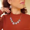 Set colier și cercei Cuarț roz, piatra iubirii, cristal natural roz în formă rotundă montat în motive grecești și tortiță argintie, 50 cm