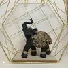 Elefant cu trompa in sus, obiect pentru noroc si