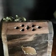 Suport conuri parfumate cufar cu elefant trompa in sus, piesa metalica rotunda pentru ardere con, 8 cm, lemn maro
