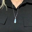 Pandantiv piatra lunii, cristal opal picătură alb bleu 30 mm 