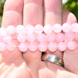 Set Bratara Cuart roz cu felicitare personalizata, pietre semipretioase rotunde elastica