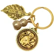 Breloc zodia Maimuță cu Wu Lou, amuletă feng shui pentru sănătate și inovație, metal solid auriu 6 cm