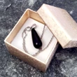 Pandantiv Onix, piatra siguranței și a încrederii, cristal natural în formă de picătură negru 30 cm 