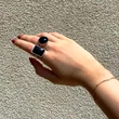 Inel Goldstone, piatra protecției și a personalității, pietre rotunde albastru oțel reglabil