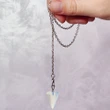 Pendul cristal cuart Opal, utilizat pentru raspuns la intrebari, incurajeaza exprimarea trairilor, set cu lant usor pentru colier