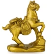 Cal auriu cu muscă, statuetă pentru eleganță și prosperitate 2026