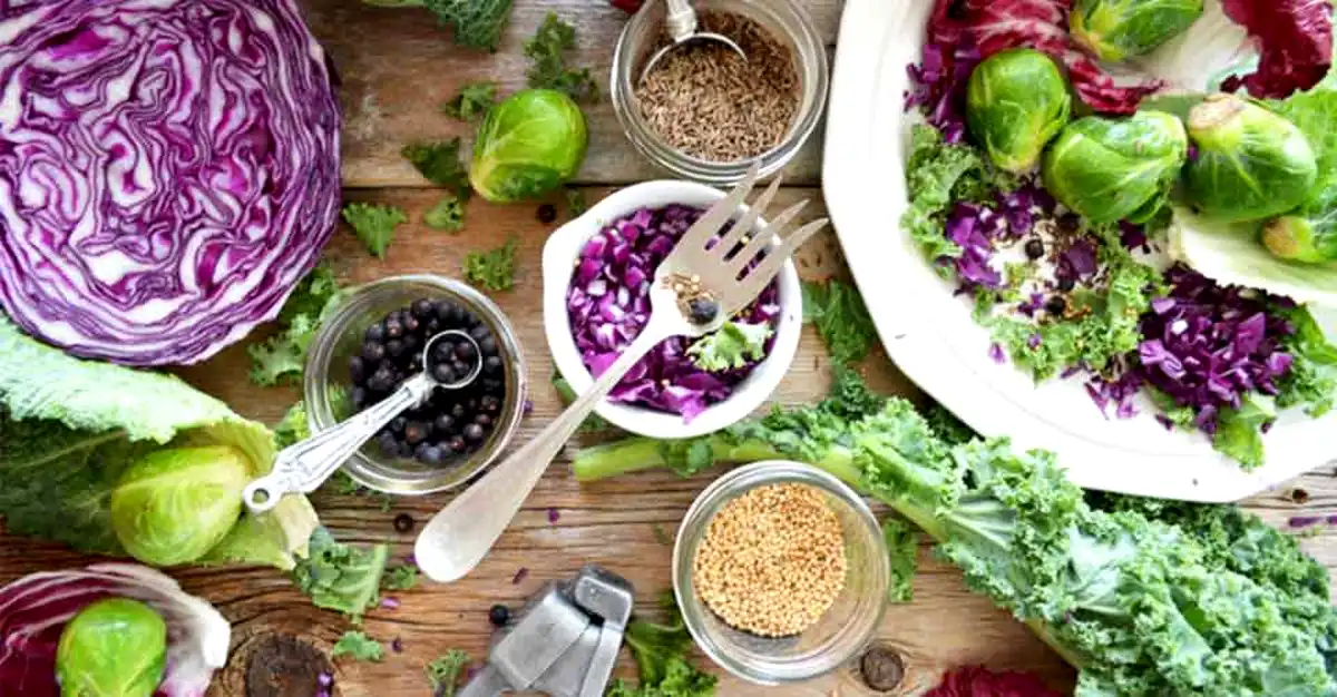 Varza – detoxifiantul extrem de sărac în calorii care îți protejează vederea