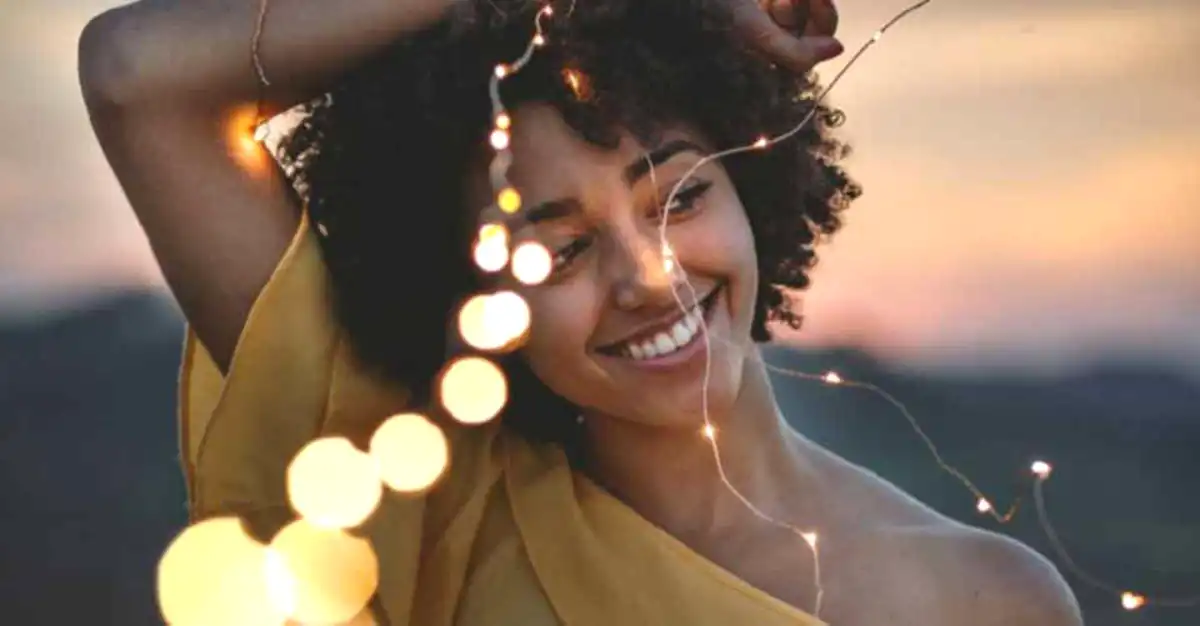 Seducătoare înnăscute – aceste zodii cuceresc de la prima vedere