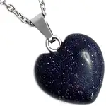 Pandantiv Goldstone, piatra ambiției și inspirației, set cristal natural în formă de inimă albastru 3 cm cu lantisor inoxidabil