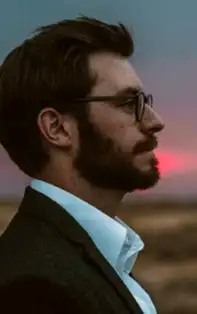 Cum să recunoști un bărbat indisponibil emoțional