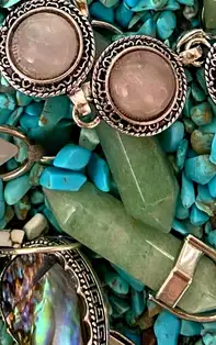 6 beneficii pe care ți le pot aduce bijuteriile cu pietre semiprețioase