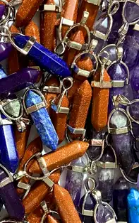 Tendințele sezonului: Culorile care domină paleta modei și cum să le integrezi în ținutele tale