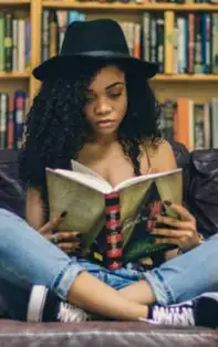 Lectura ne înfrumusețează – ce tip de cărți preferi în funcție de zodie