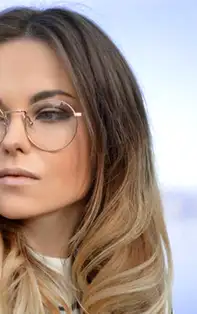 Femeile singure sunt cele mai puternice. Descoperă ce le dă forța!