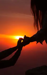 Cum să îți dai seama că partenerul tău are gânduri serioase cu tine!
