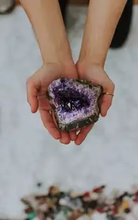 Cristalele și beneficiile lor, dacă le porți zilnic cu tine