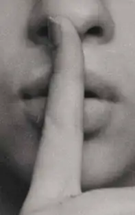 Nu ar face asta nici picurate cu ceară fierbinte! Iată ce nu suportă fiecare zodie