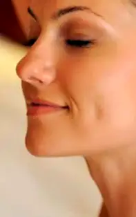 Tratamente faciale- cum sa-ti faci singura un masaj facial anti - aging