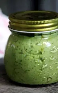 Metoda simplă și ieftină prin care să păstrezi pasta de avocado proaspătă până la 3 zile