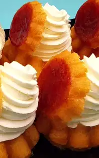 Învață să faci cele mai pufoase savarine, chiar la tine în bucătărie!