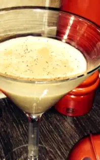 Băutura Crăciunului – cum să faci cel mai bun lichior de ouă