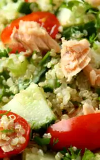 Rețete vegetariene - Salată de quinoa cu năut, sparanghel și sfeclă