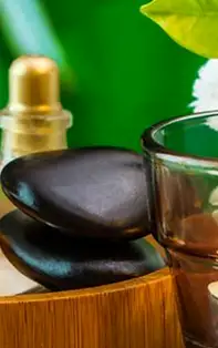 Cele mai bune uleiuri parfumate pentru stres. Beneficiile aromaterapiei pentru ameliorarea stresului