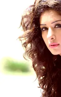 Autocritică la cote maxime – Top 3 zodii care se judecă la fiecare pas