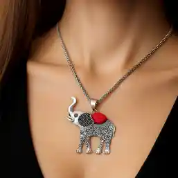 Colier cu pandantiv elefant cu trompa in sus si piatra jasp rosu