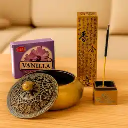 Set cadou doua suporturi de conuri din metal cu mantre fericire si conuri parfumate aroma de Vanilie