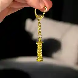 Breloc Turnul Educației