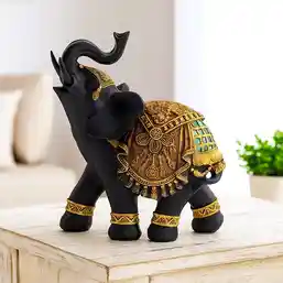 Elefant cu trompa in sus