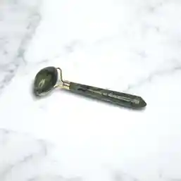 Rola jad pentru masaj facial