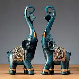 Set 2 elefanți cu trompa în sus