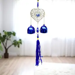 Imagine Clopoței de vânt Feng Shui cu inimă și ochi protector