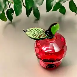 Imagine Mar din cristal roșu fatetat