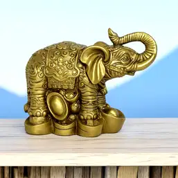 Imagine Elefant feng shui cu trompa in sus