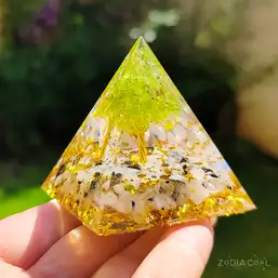 Imagine Piramida orgonica Piatra Lunii și Peridot
