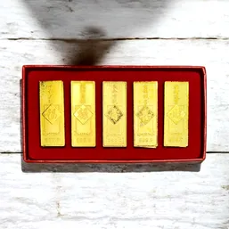 Lingouri cu mantre de bogatie