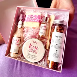 Set de baie ulei esențial Trandafir